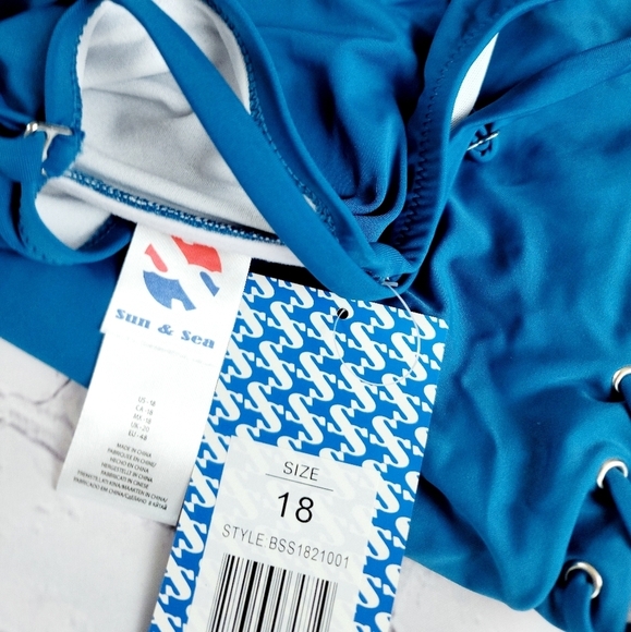 SUN & SEA Lace‎ Up 1 piece swimsuit - Picture 6 of 11